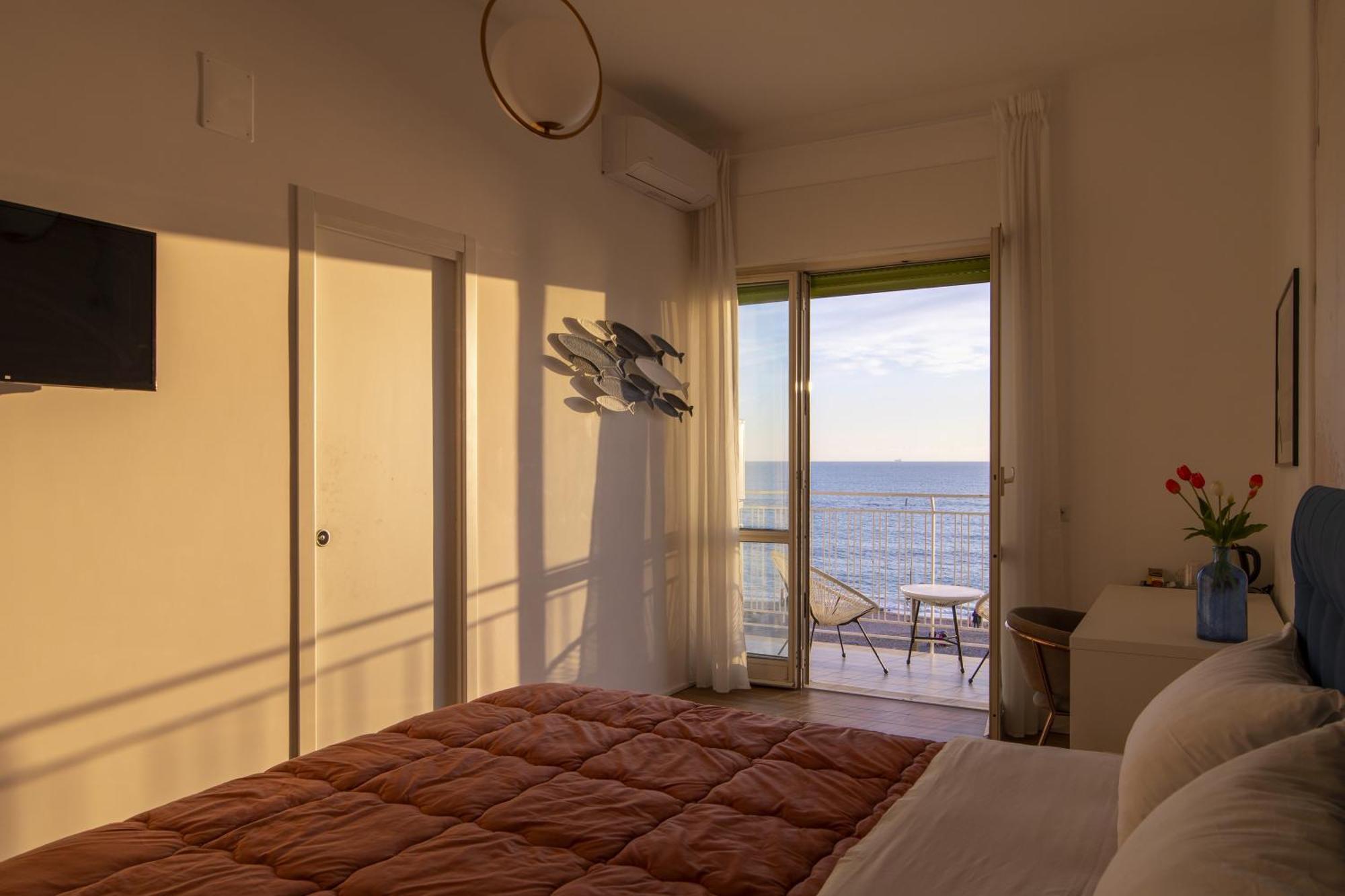 Cas' A Mare - Beachfront Luxury Suites Salerno Exterior foto