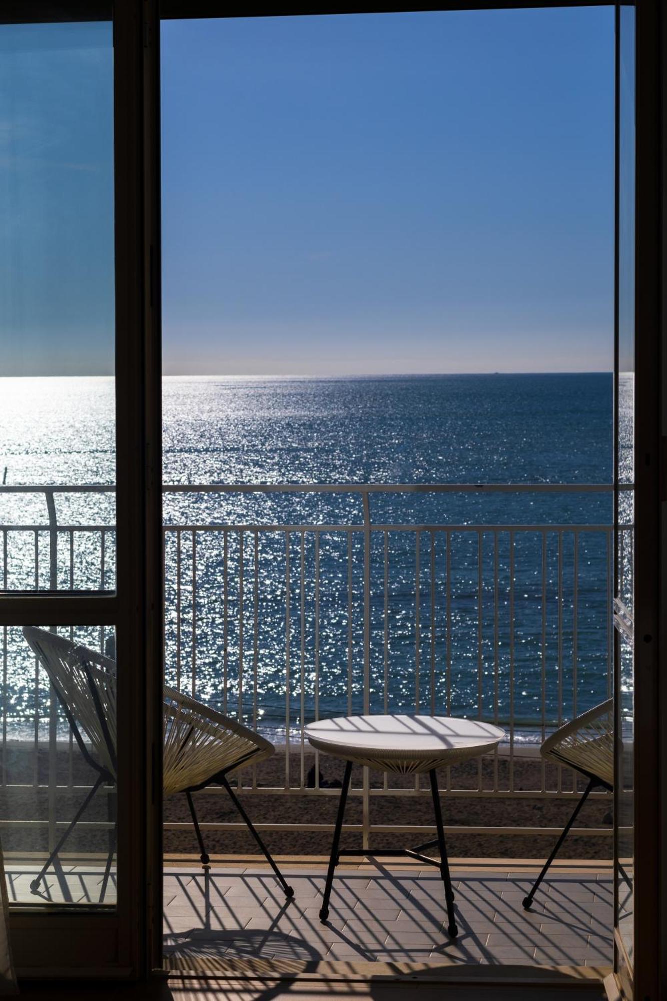 Cas' A Mare - Beachfront Luxury Suites Salerno Exterior foto
